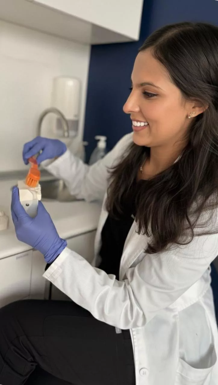 Dra. Constanza Venegas — Cirujano Dentista